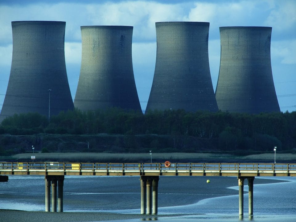 Nuclear cooling towers
